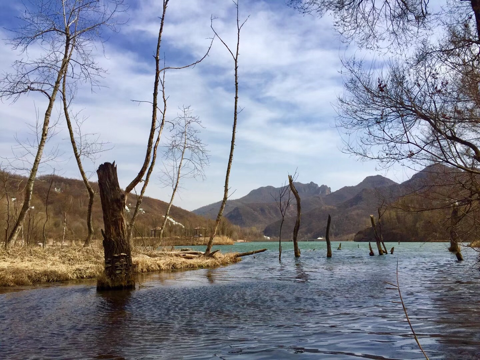 玉渡山是北京地区一块鲜为人知的处女地;玉渡山是大自然保存最原始的