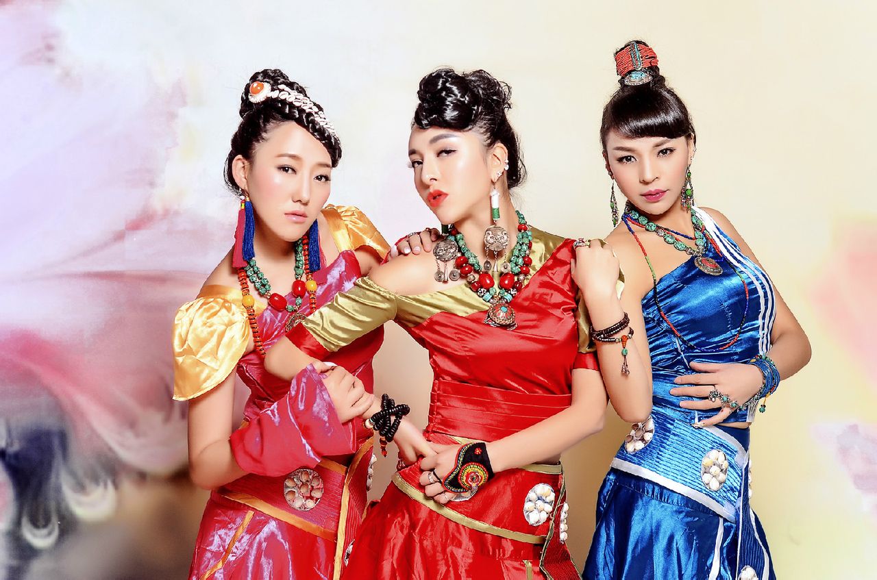 p>近年来活跃在中国西部大舞台上的藏族知名组合歌手-香巴拉组合