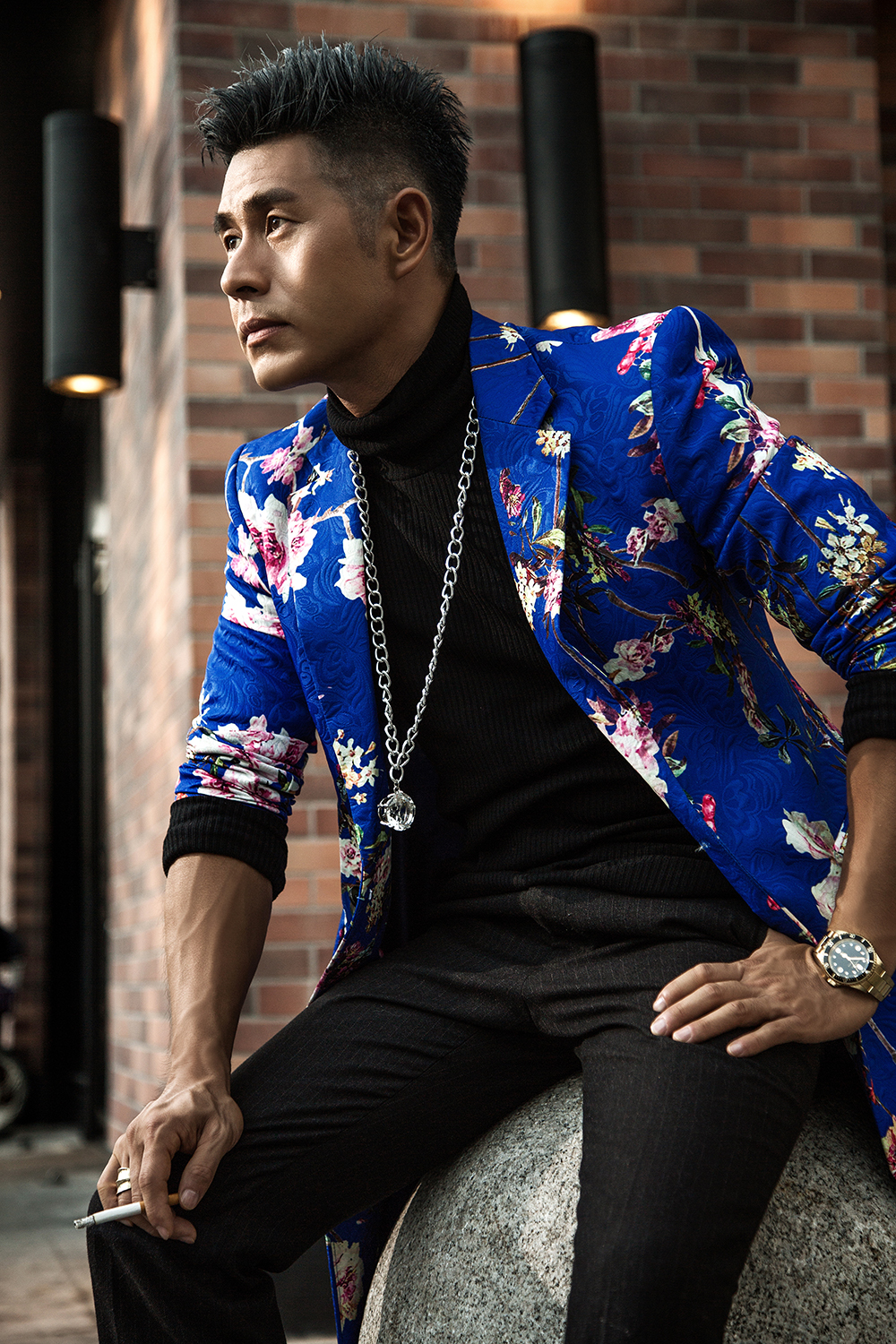  p>马东延,原名马强,1978年12月28日出生于河南省郑州市,中国内地影视