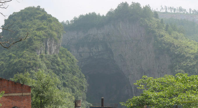  p>贵州黄石公园位于贵州桐梓县黄莲乡,夏季平均气温23℃,原始森林