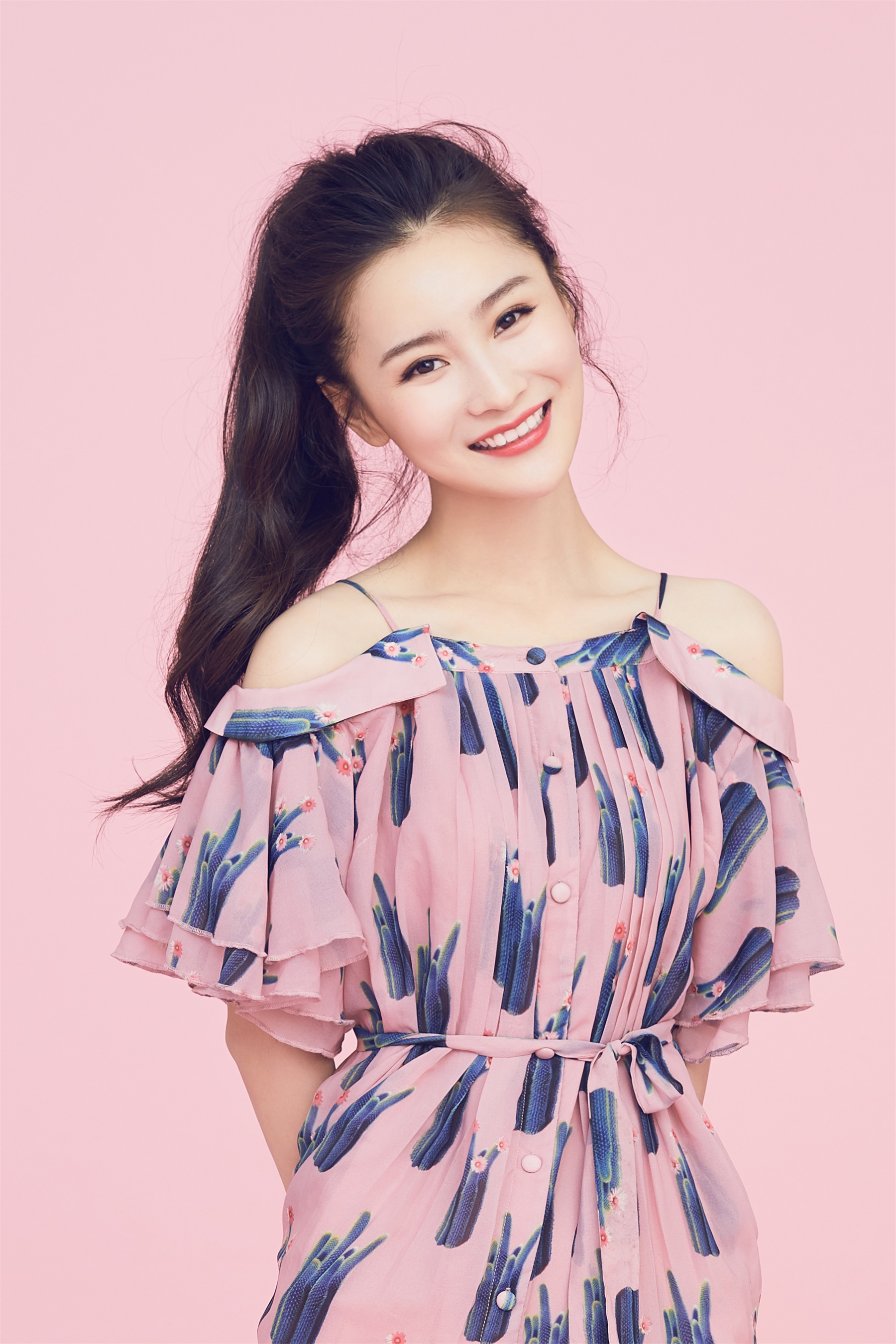 原名张娜,1990年6月22日出生于湖北省武汉市,中国内地女演员,毕业于 a