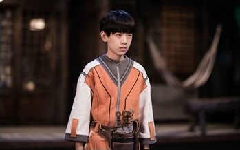 2ri90l5">黄天崎,2004年2月17日出生于浙江省台州市,中国内地男演员