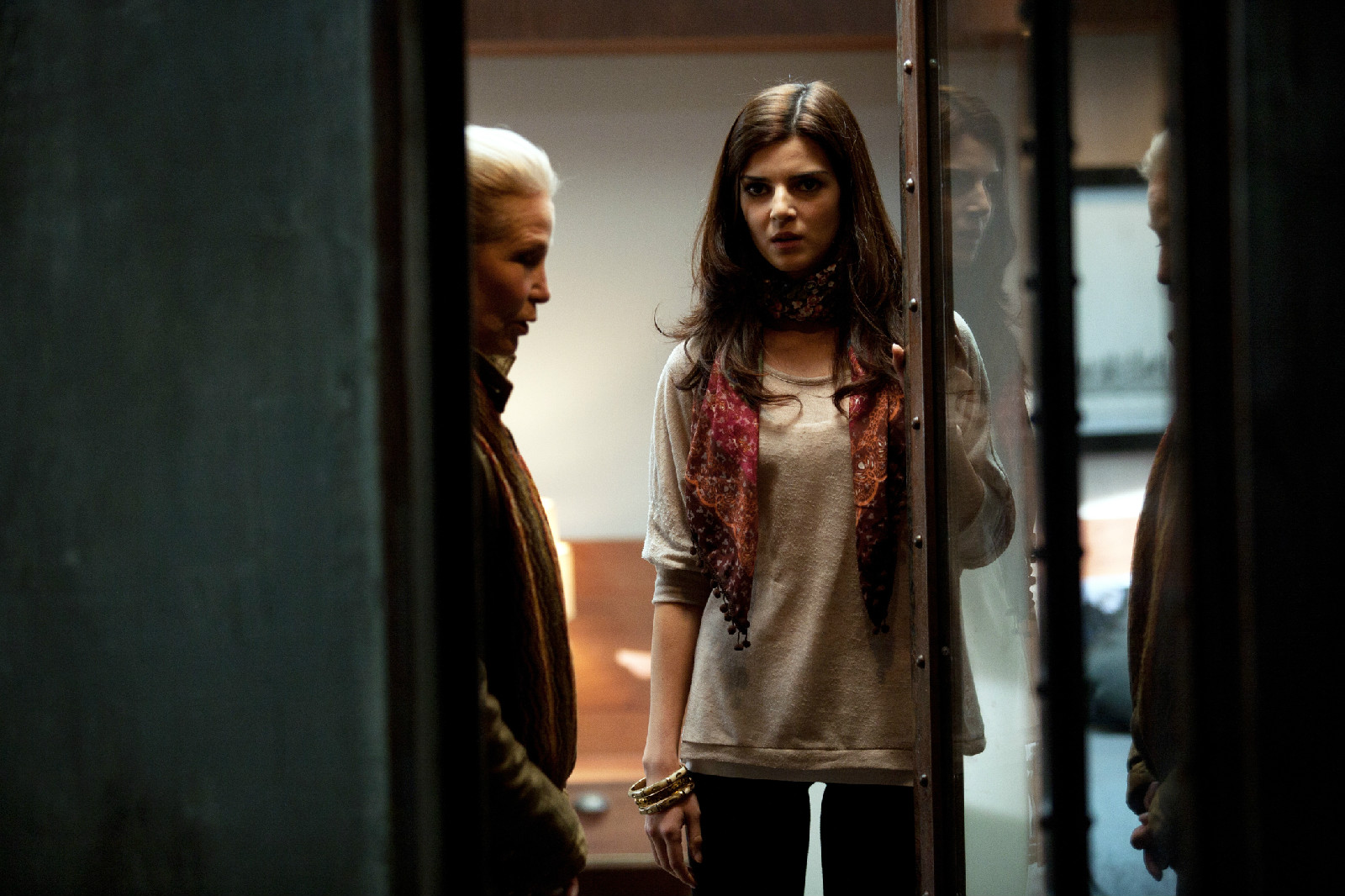  p>《黑暗面》是2011年的惊悚电影,由 a href="#" data-lemmaid="