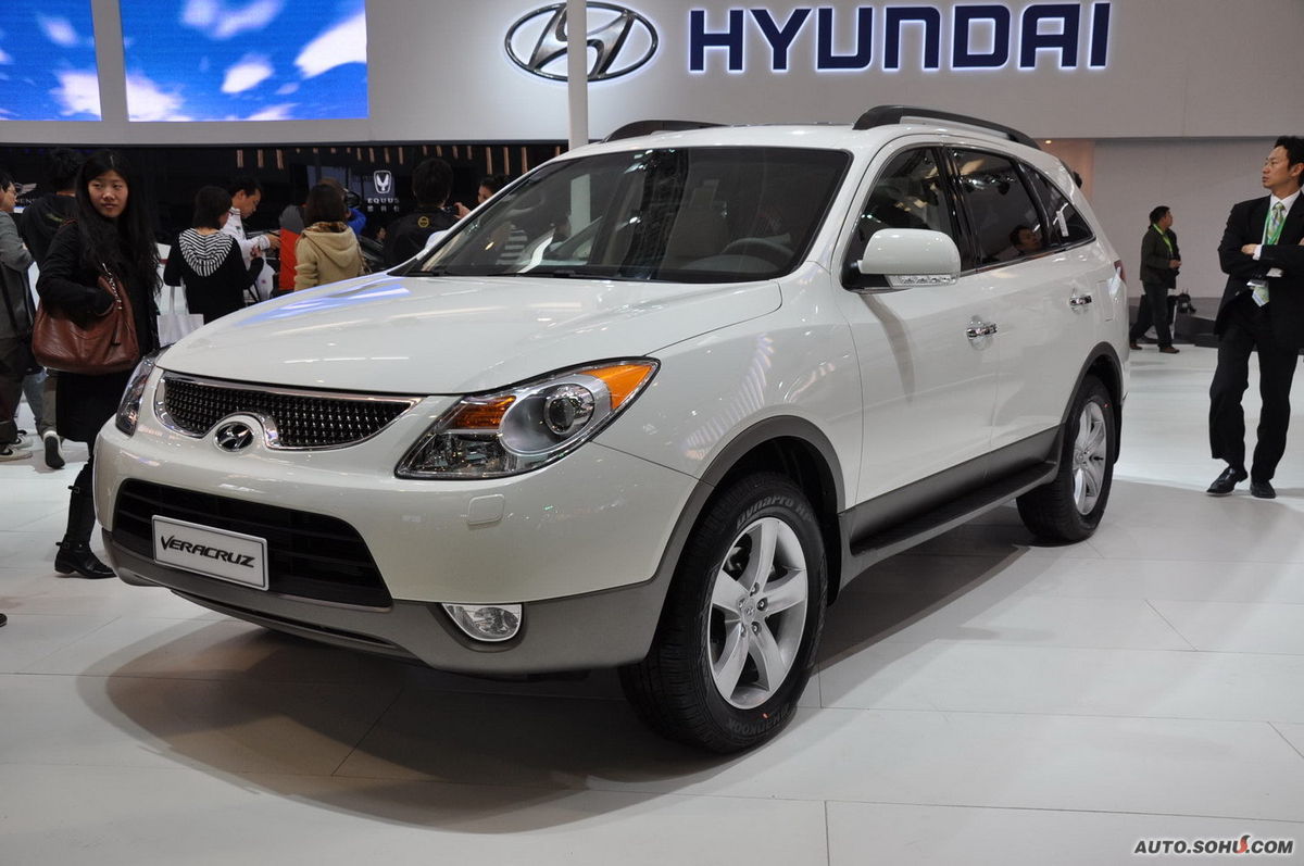  p>现代维拉克斯是一辆进口汽车,该车外观整体线条圆润,柔和,综合油耗