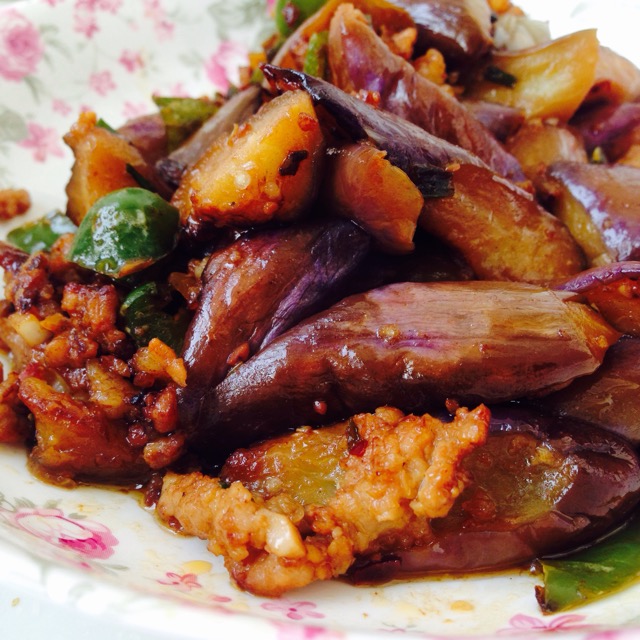  p>茄子红烧肉,是由五花肉,茄子为主要原料制成的一款 a href="#"