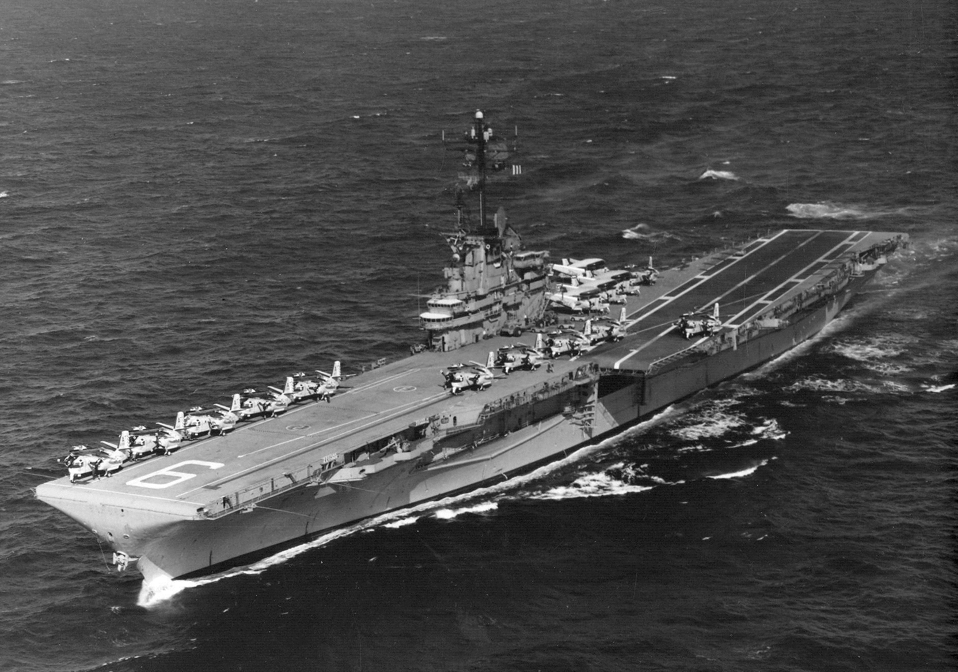 中途岛级航空母舰(英文:midway class aircraft carrier)