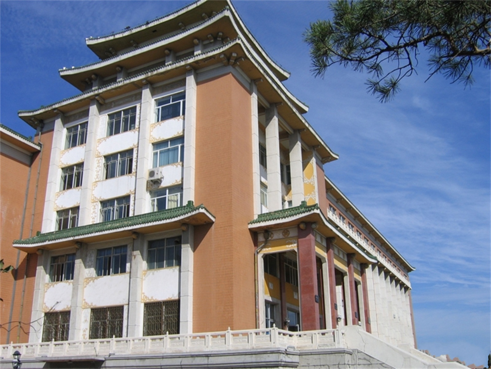 中国人民解放军军需大学