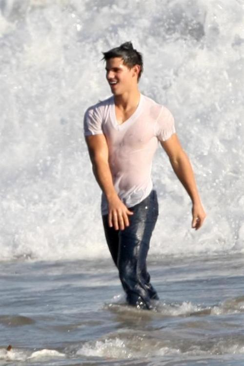 p>泰勒·洛特纳(taylor lautner),1992年2月11日出生于美国密歇根州