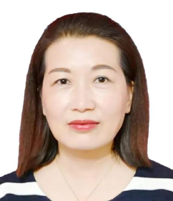  p>杨莉,四川省安岳中学教师. /p>