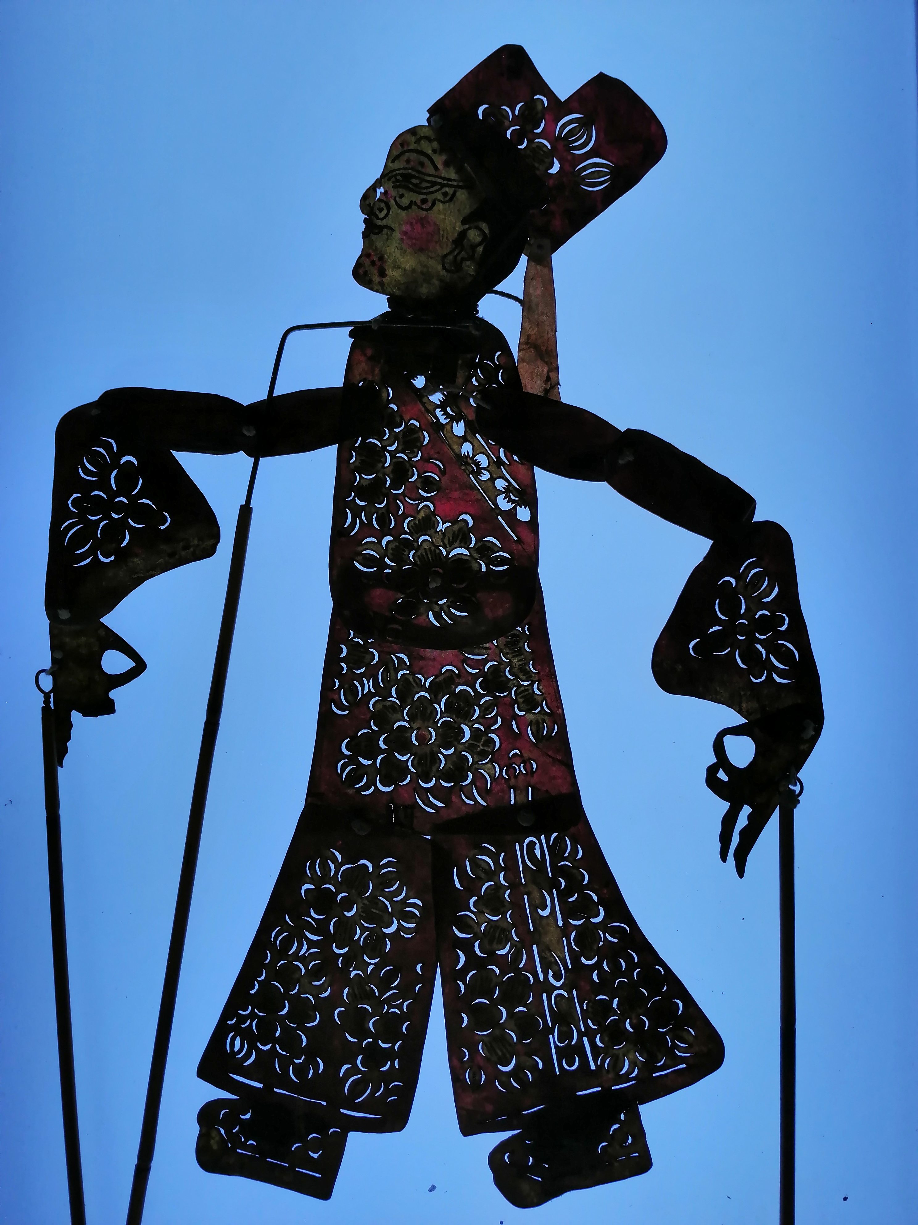  p>红花衫是清代鞦子类皮影,所属地为河南省南阳市桐柏县月河镇. /p>