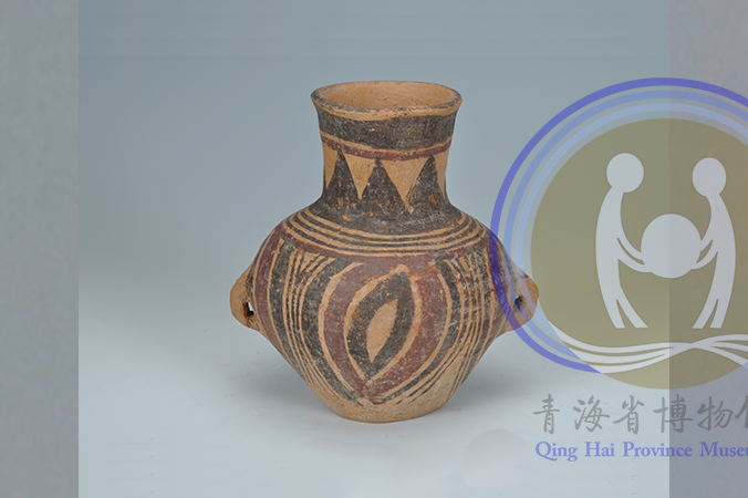 半山文化贝纹彩陶壶