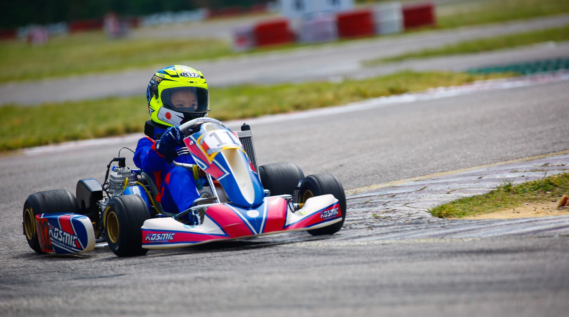 手,曾于2016年6月1日,参加在深圳香蜜湖赛车场举办的"首届儿童摩托车