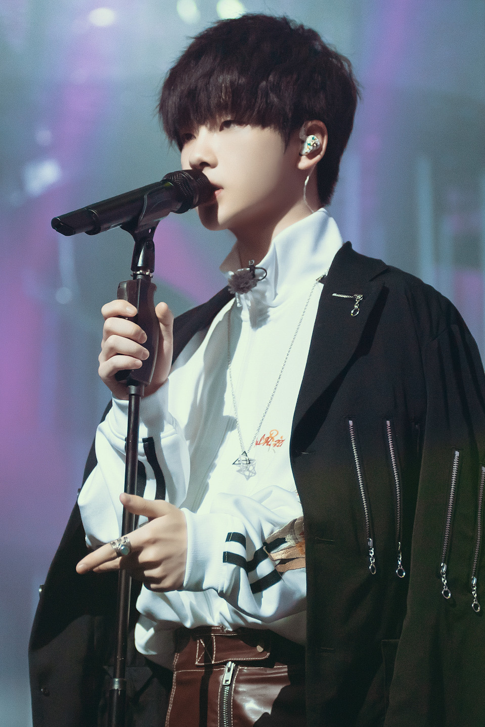  p>周震南(vin),2000年6月21日出生于重庆市,中