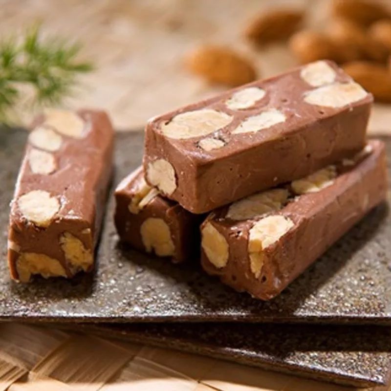 榛仁巧克力牛轧糖