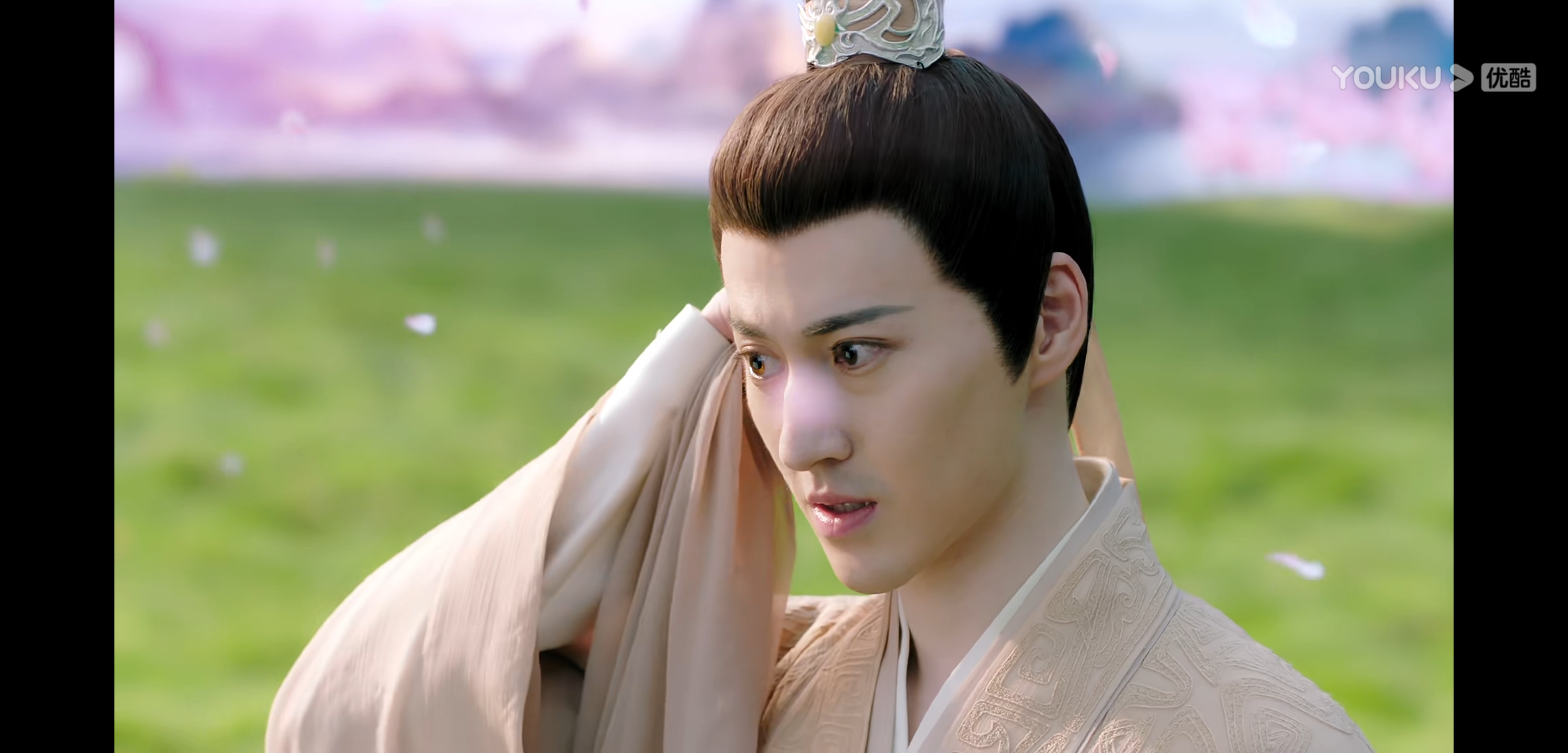 琉璃 /a>》中的人物,由 a target="_blank" href="/item/李俊逸