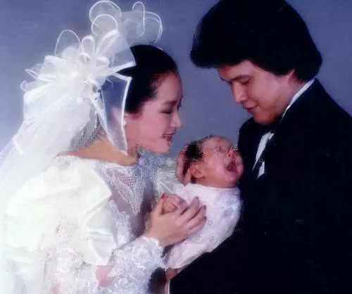 二婚4年官宣离婚，女儿也公开出柜：她的经历令人唏嘘_百科TA说