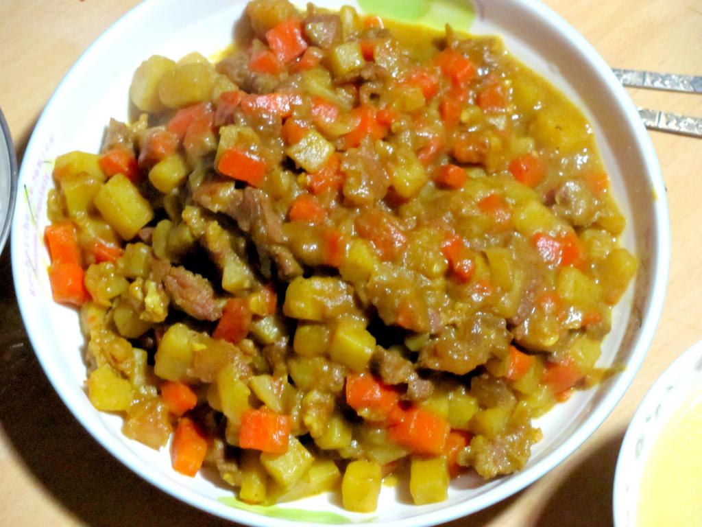  p>咖喱(也写作 a href="#" data-lemmaid="1821689">咖哩 /a>)是由多