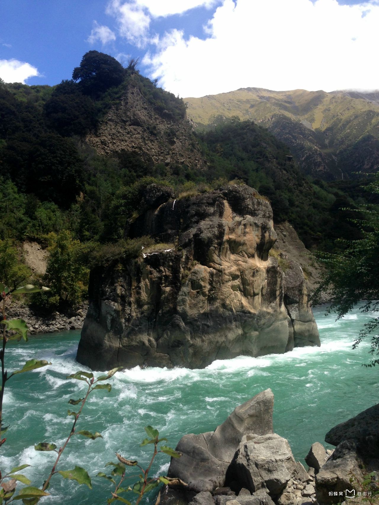 江:是中国最长的高原河流,位于西藏自治区境内,也是世界上海拔最高的