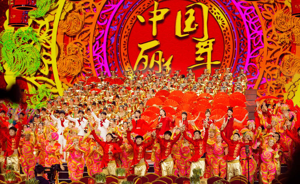  p>乔欣,1993年11月23日出生于黑龙江省哈尔滨市,中国内地女演员,毕业