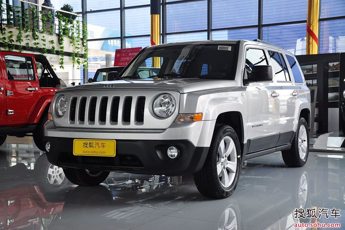  p>自由客指的是jeep品牌旗下一款偏重公路性能的城市型suv,同时也