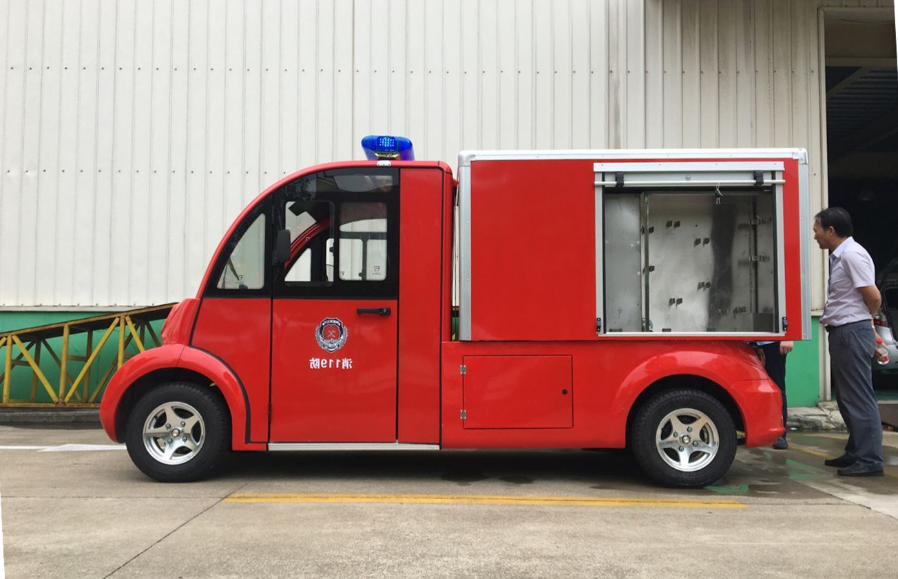  p>电动消防车是普通消防车的瘦身版,也称作小型消防车,迷你消防车
