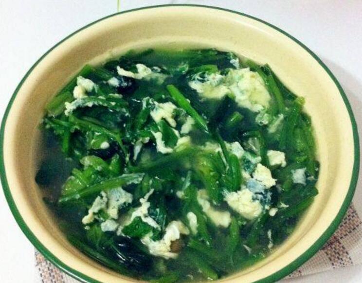  p>菠菜鸡蛋汤是一道菜品,制作原料主要有菠菜,鸡蛋等.