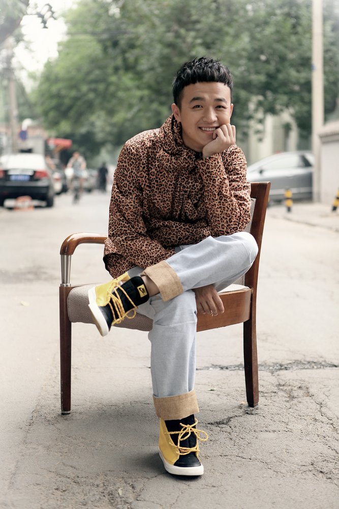  p>包贝尔,原名艾志超,1984年5月3日出生于黑龙江省哈尔滨市,中国内地