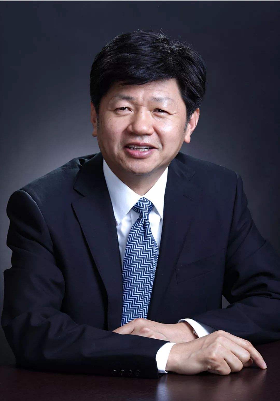  p data-id="gnvily220r">笪鸿鹄,1955年生,男,江苏海安人,南通师范