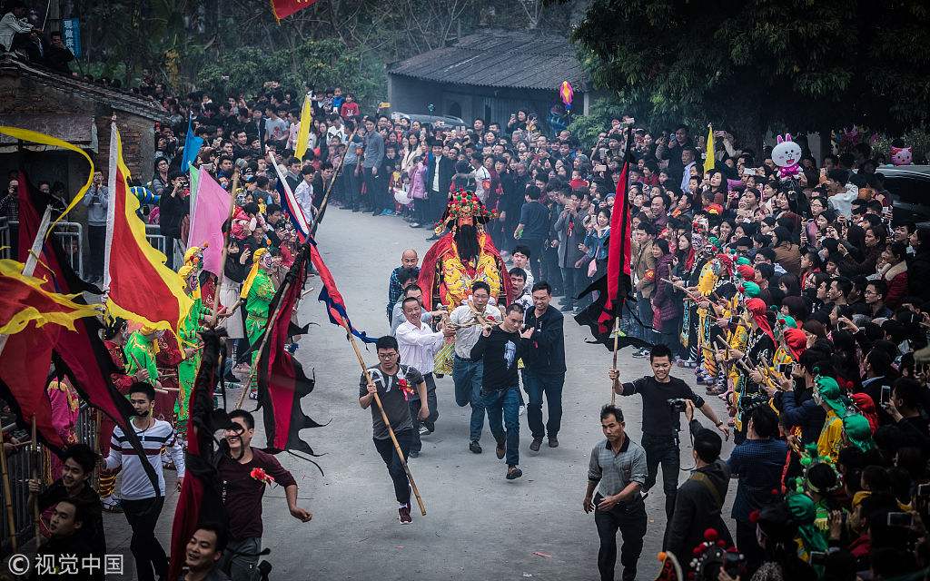  p>游神赛会,是广东潮汕一项隆重的中国传统民俗活动.