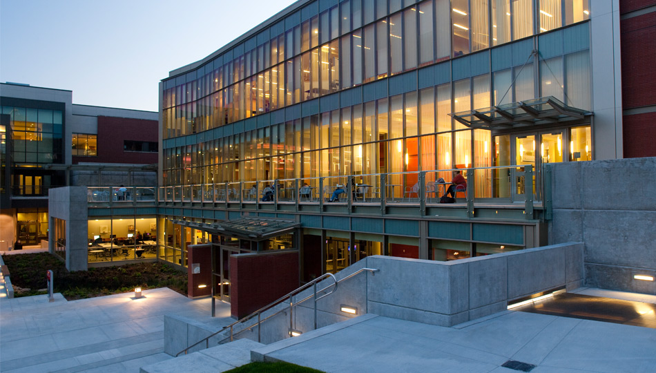 university)位于西雅图市中心,始建于1891年,是一所位于美国 a href="