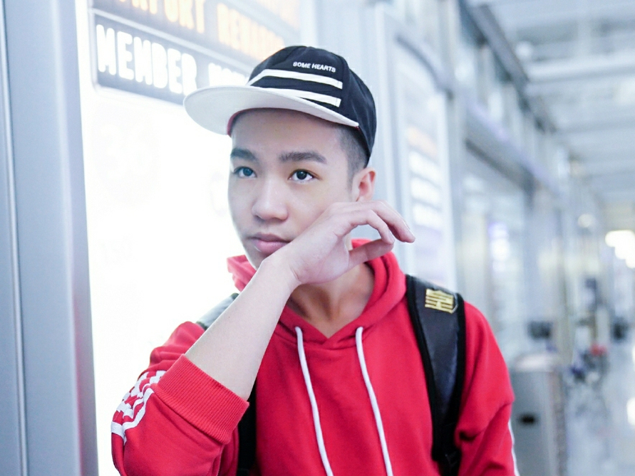  p>严君泽,1996年出生于海南万宁,游戏id:letme,中国《 a href="#"