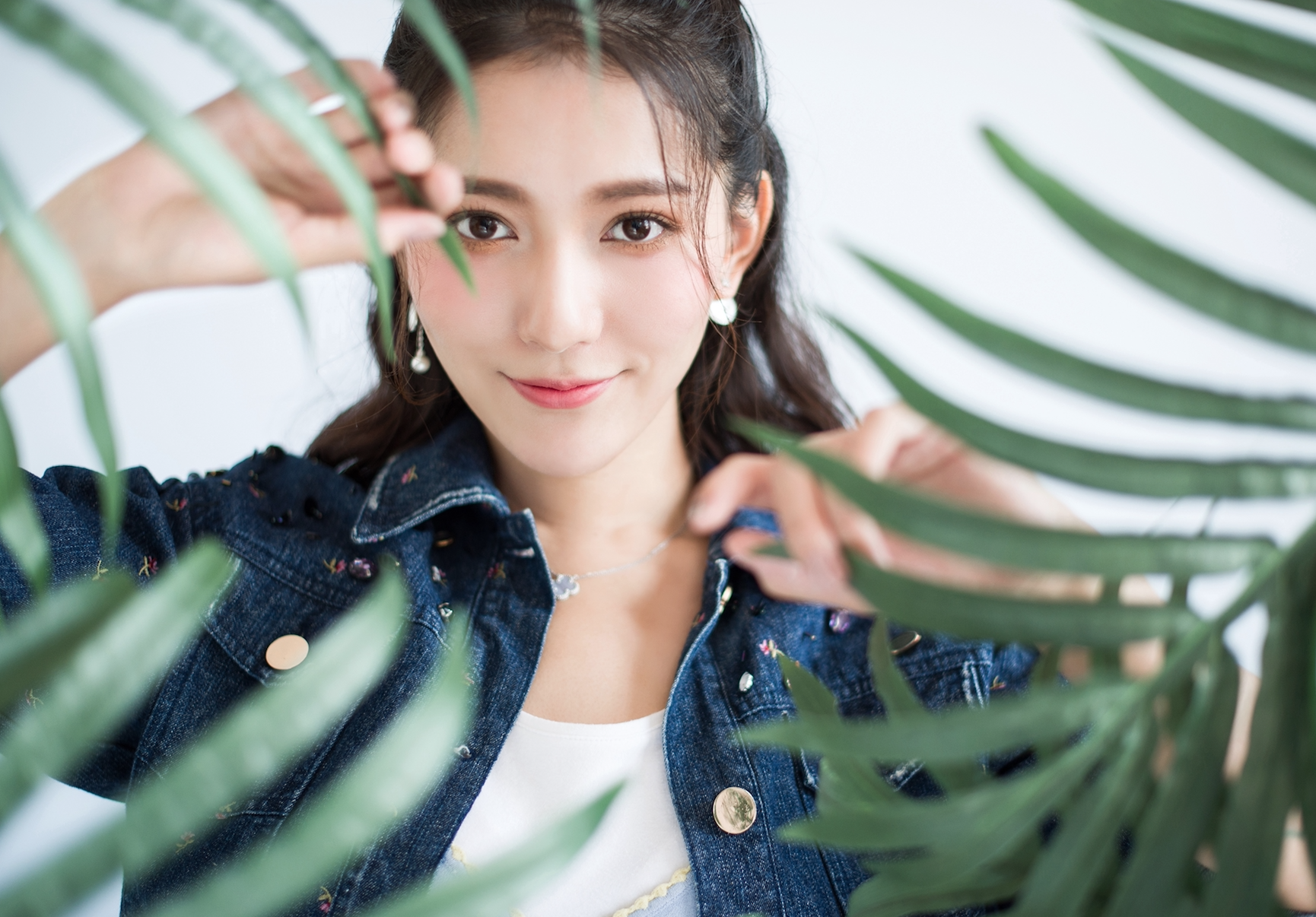  p>王姿允(rain),1989年1月14日出生于上海市,中国内地影视女演员.