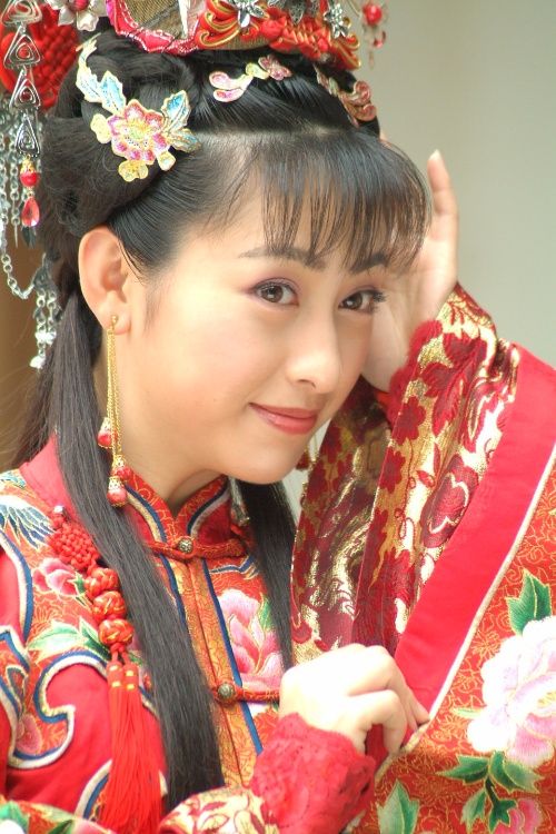  p data-id="gnss0x5x2e">法提麦·雅琦 i>(原名王雅琦) /i>,1982年10