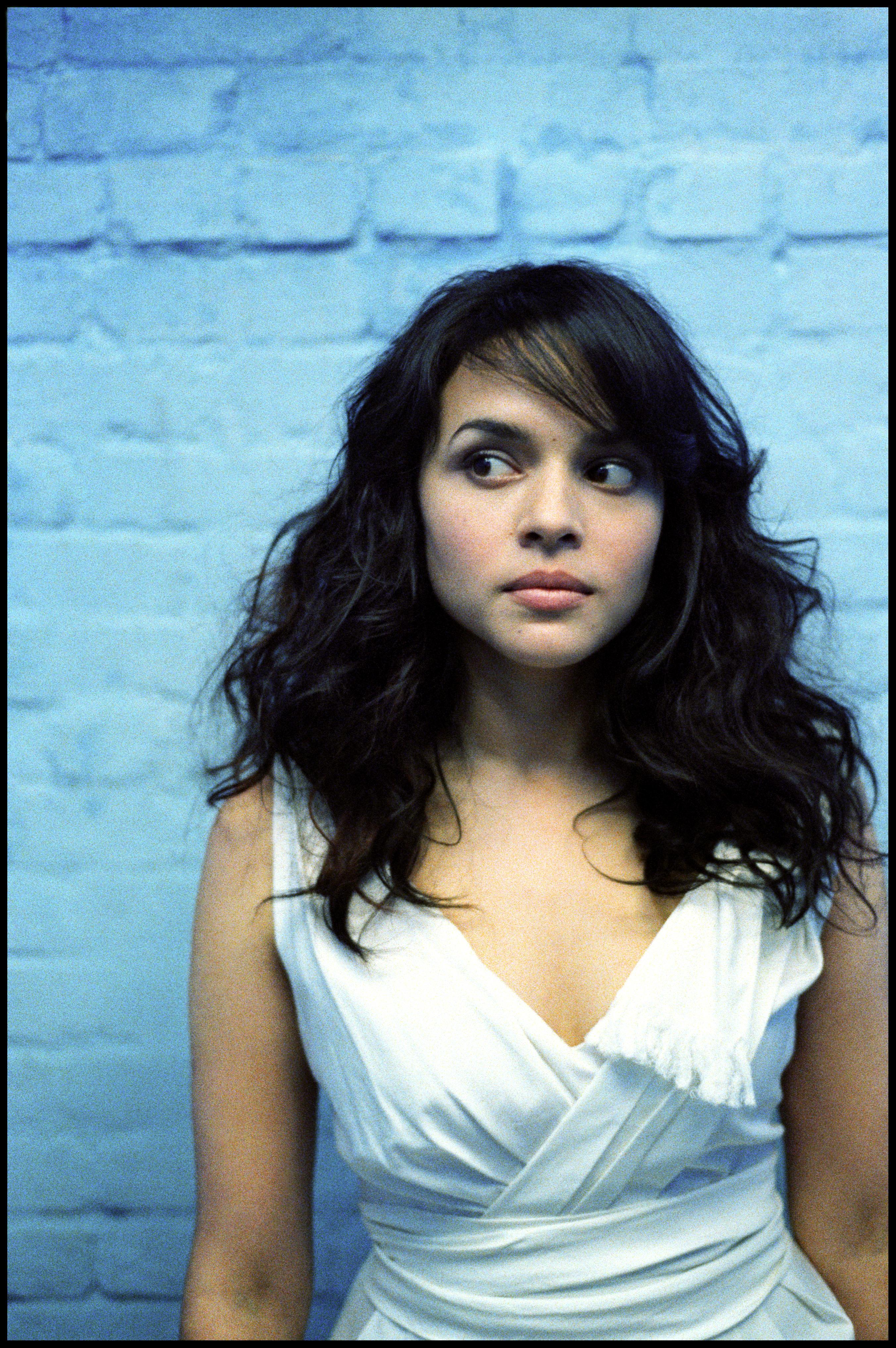  p>诺拉·琼斯(norah jones),1979年3月30日出生于美国纽约布鲁克林区