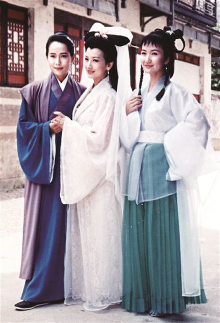  p>《新白娘子传奇》是由 a href="#" data-lemmaid="7448303">夏祖辉