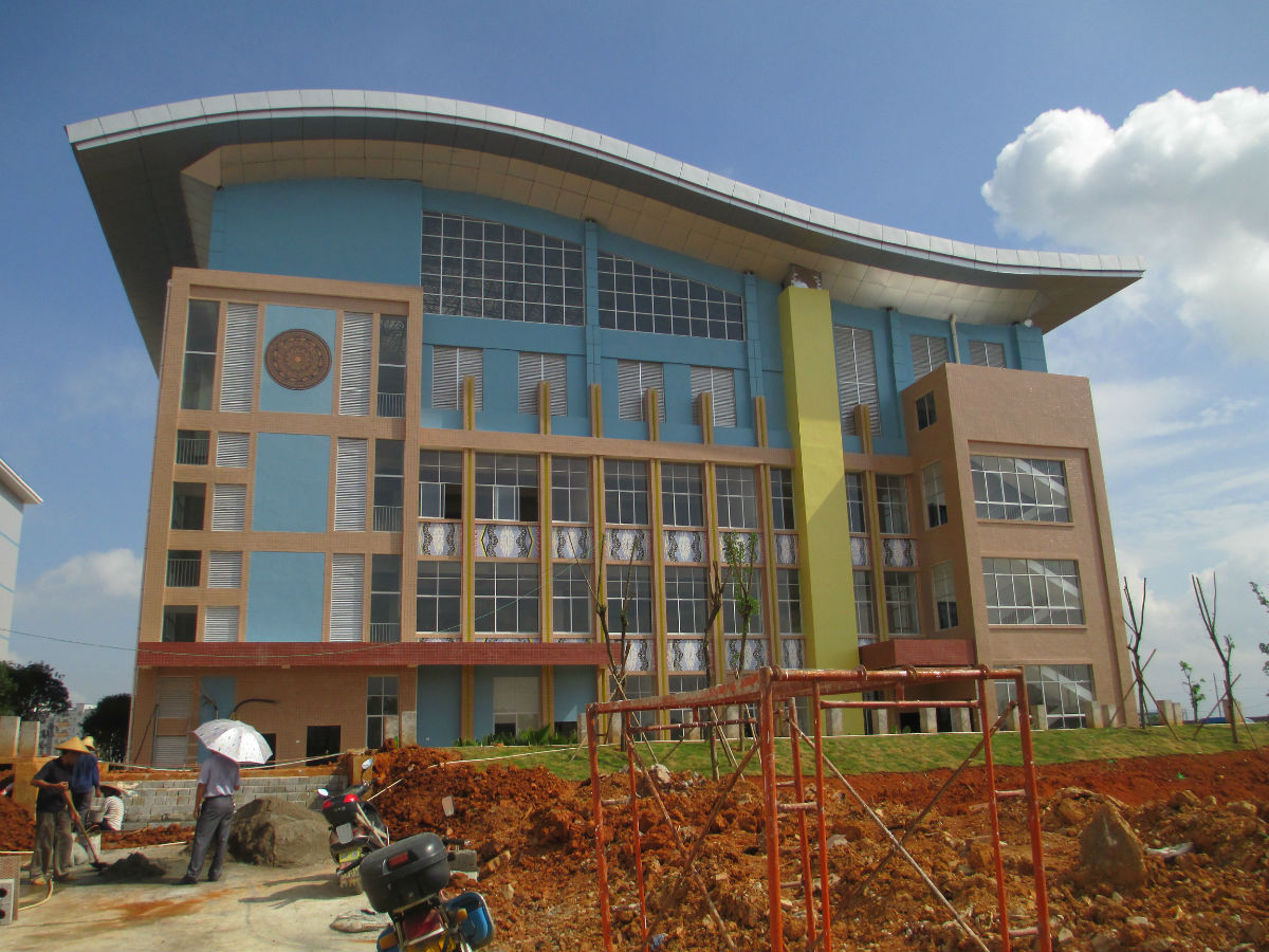 武宣县民族中学