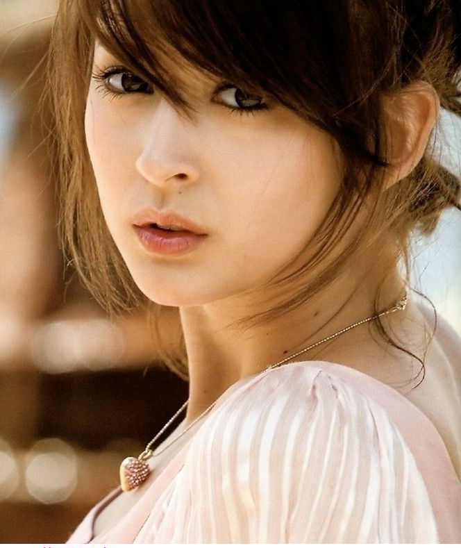  p>莉亚·迪桑 i>(leah dizon) /i>,1986年9月24日出生于美国内华达州