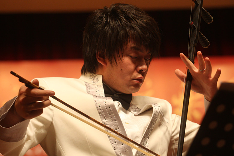  p data-id="gnazr0bbb8">万亿,当代青年二胡演奏家, a target="