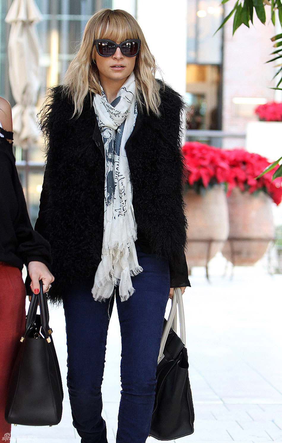  p>妮可·里奇(nicole richie,1981年9月21日-),美国时装设计师,作家