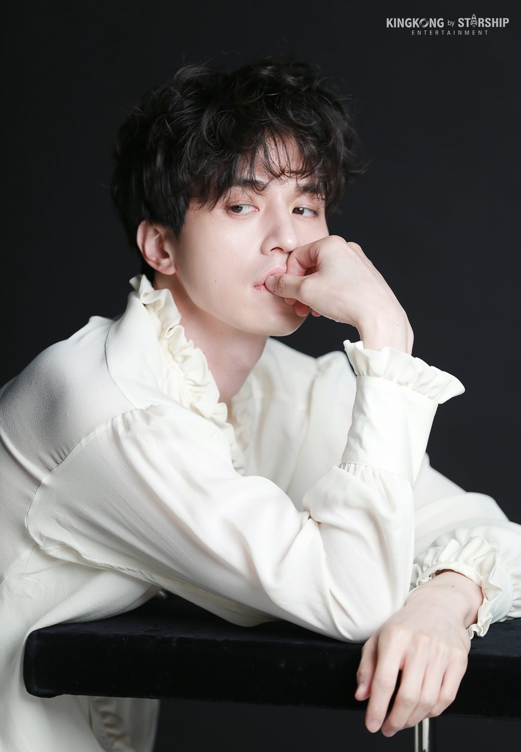  p>李栋旭(lee dong wook),1981年11月6日出生韩国首尔,韩国男演员