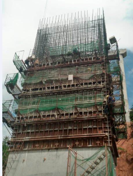  p data-id="gnwjuwsgwr">翻模是指三角架翻模施工工艺,由传统滑模