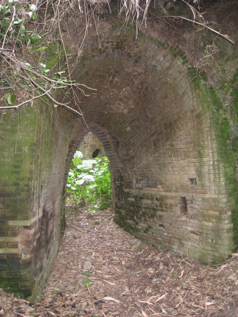  p>浦口窑址位于连江县浦口镇周围的山丘上,分布面积有1平方公里,1954