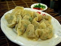  p data-id="gnx5b0n1sw">东坡饺是一种用米粉皮包的饺子,以粘米,马蹄