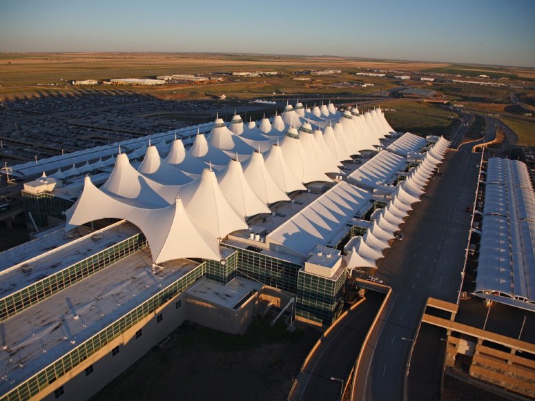 国际机场(denver international airport)(en)(iata:den,icao:kden)