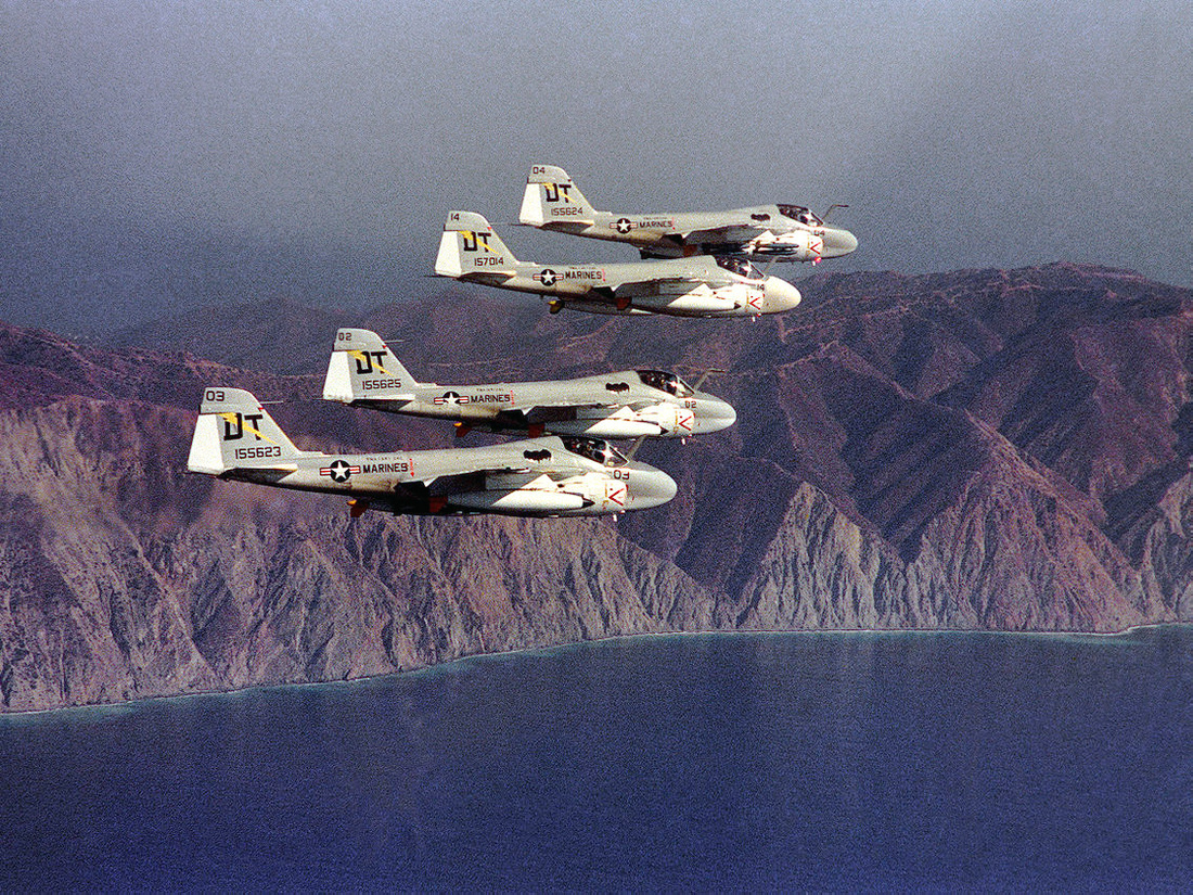 a-6攻击机(英文:grumman a-6 intruder,绰号:入侵者)是20世纪50