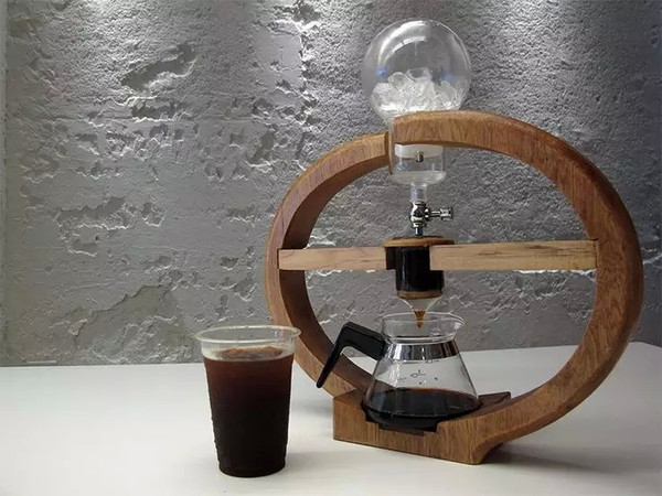  p>冰滴咖啡,也称水滴咖啡,是制作 a href="#" data-lemmaid="29518">