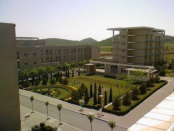  p> a href="#" data-lemmaid="6376647">大连市金州高级中学 /a>位于