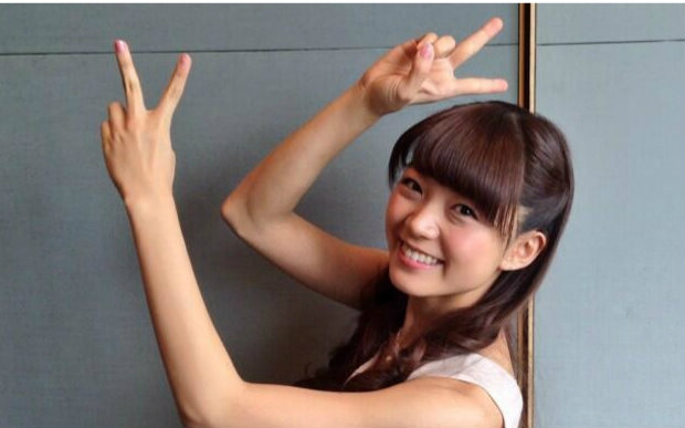  /i>本名黑川铃子,1986年6月28日出生于东京都,日本的女性声优,歌手