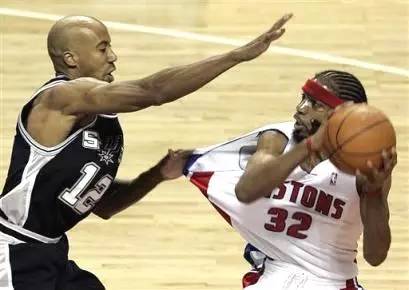  p>布鲁斯·鲍文(bruce bowen),1971年6月14日出生于美国 a target="