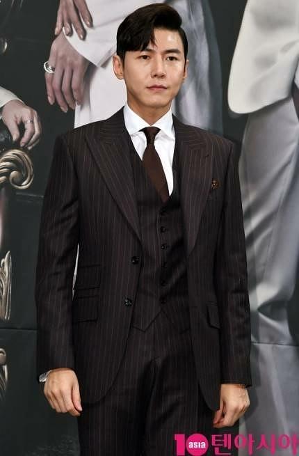 激情爱情剧,由 a href="#" data-lemmaid="3412327">尹成植 /a>执导